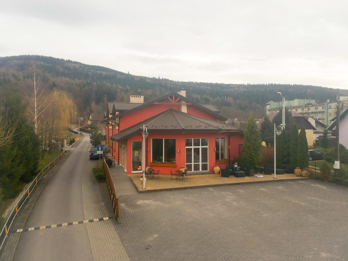 Hotel Krak Myślenice Εξωτερικό φωτογραφία