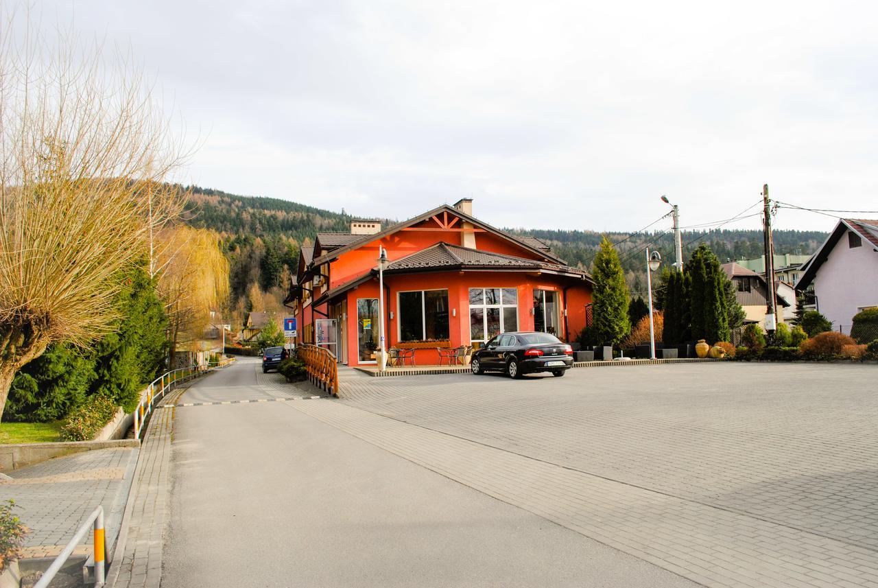 Hotel Krak Myślenice Εξωτερικό φωτογραφία
